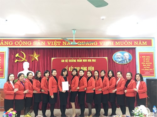  Chi bộ trường mầm non Hoa Mai tổ chức lễ kết nạp đảng viên